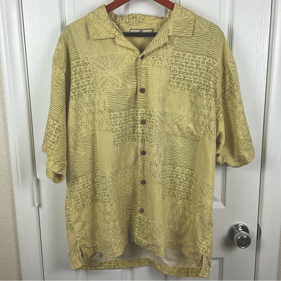 Pre-Owned Tommy Bahama Yellow Tribal Short Sleeve Silk Button Up Shirt, Size L - Picture 1 of 6